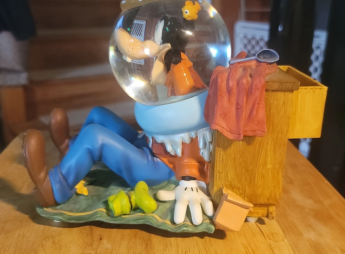 Disney Goofy Musical Snow Globe – Retired – 7" Tall - photo 2