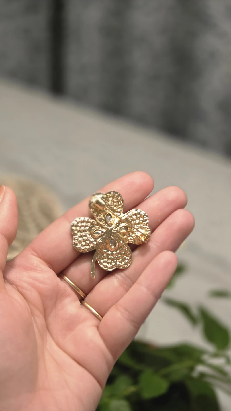 Sparkly Four Leaf Clover Brooch Pin - photo 3