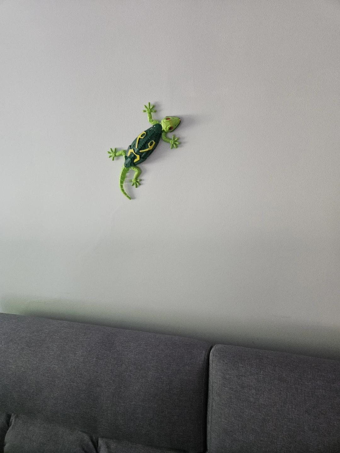 Remote Control Climbing Gecko Toy - photo 2