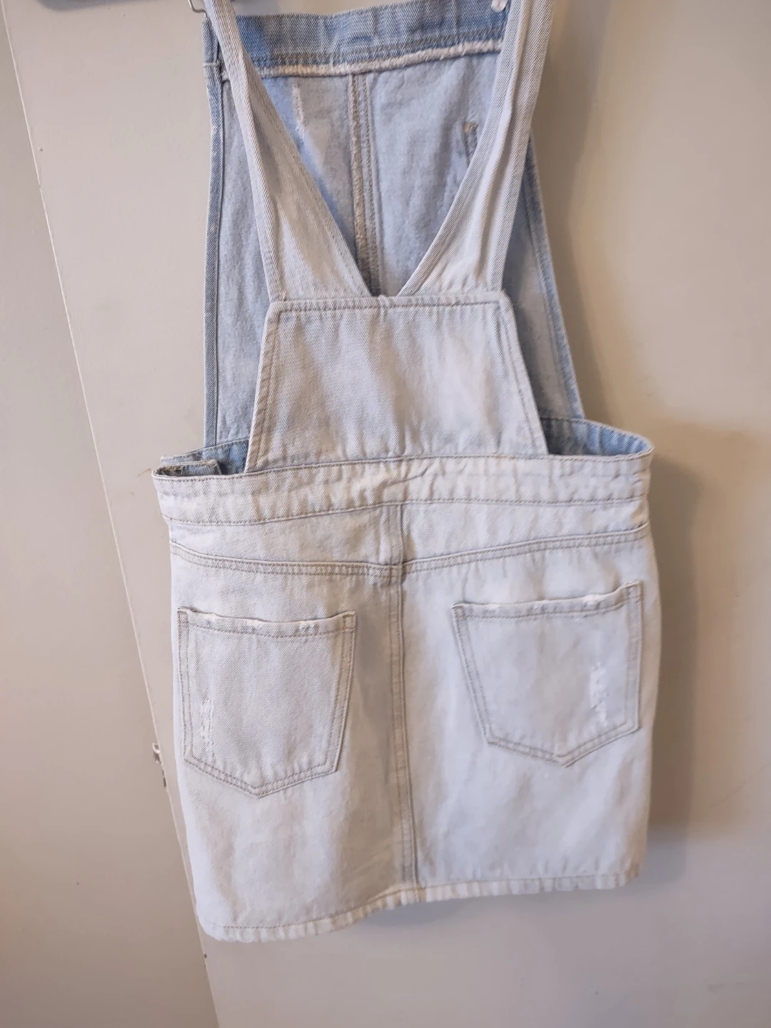 (NEW)Forever 21 Light Wash Denim Distressed Pinafore Dress - photo 2