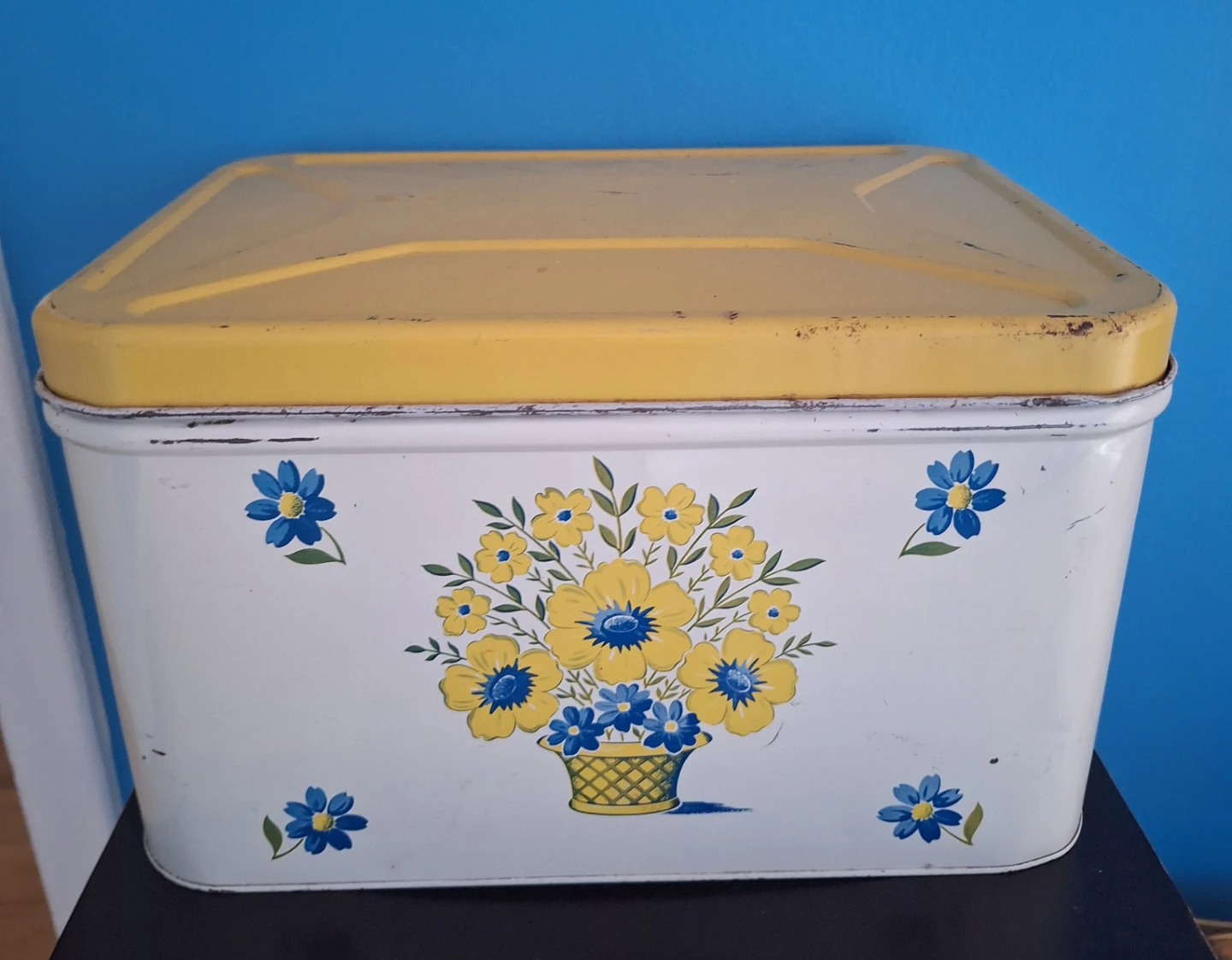Vintage Decorne Bread Box with Floral Design