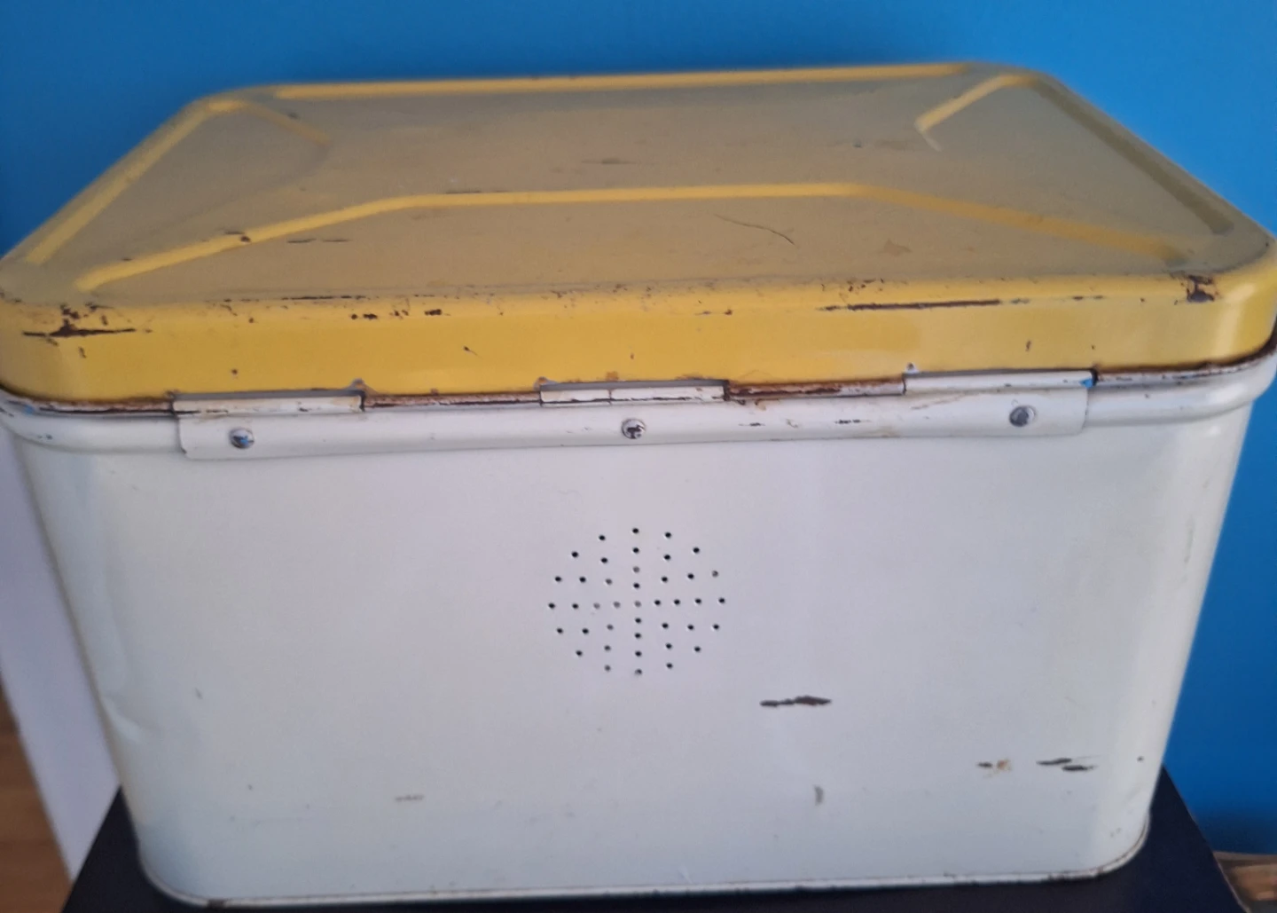 Vintage Decorne Bread Box with Floral Design - photo 3