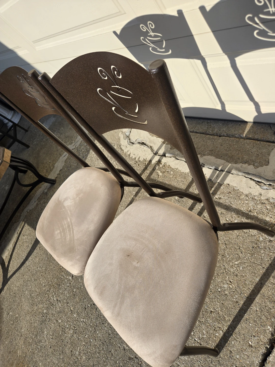 Set of 2 Metal Chairs with Coffee Cup Design - photo 3