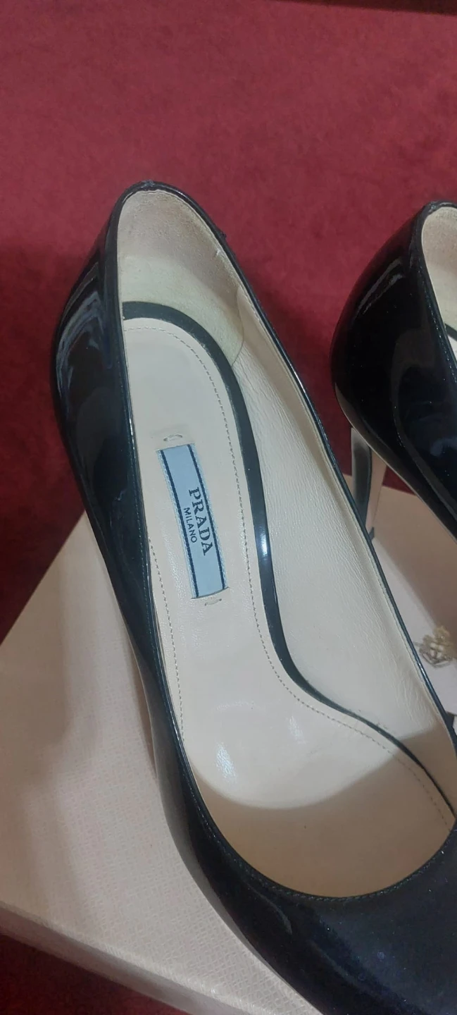 Prada Black Patent Leather Pumps - Size 38.5⚽ - photo 4