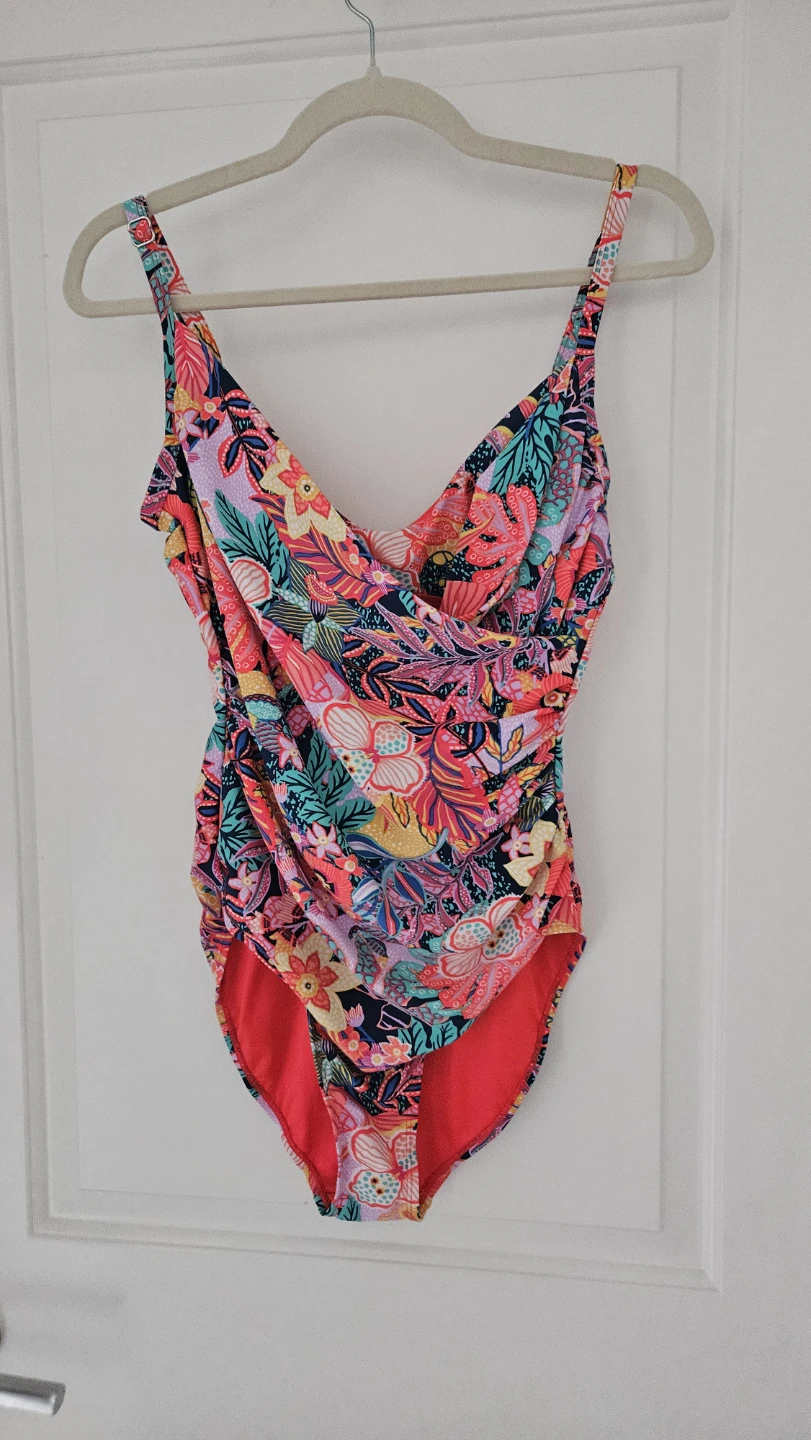 Caribbean Joe Island Supply Co. One-Piece Swimsuit - Size 10 ⚽