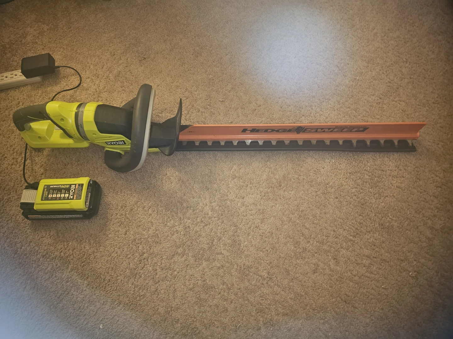 Ryobi Hedge Trimmer w/ Battery - photo 2