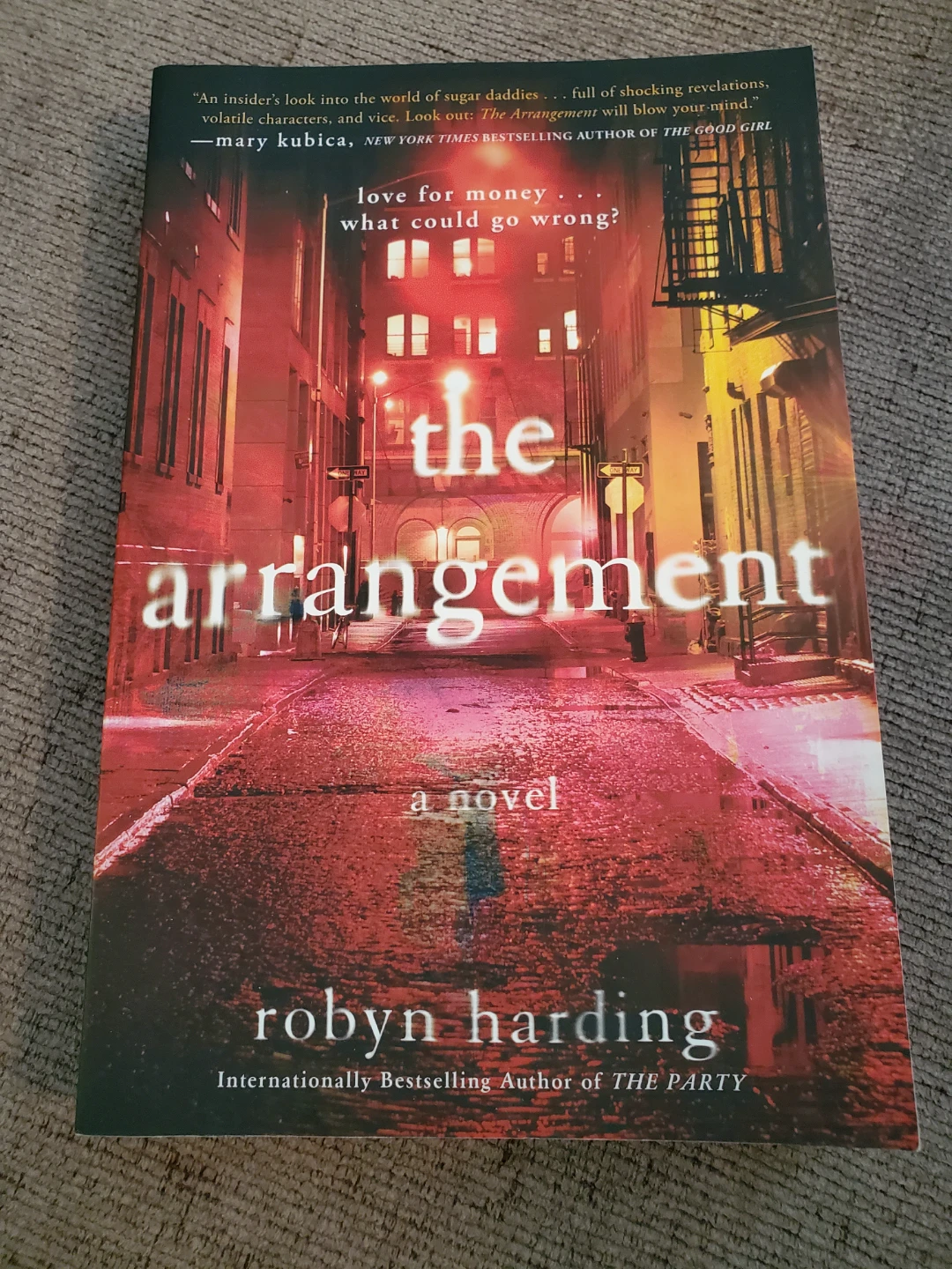 The Arrangement by Robyn Harding ⚽