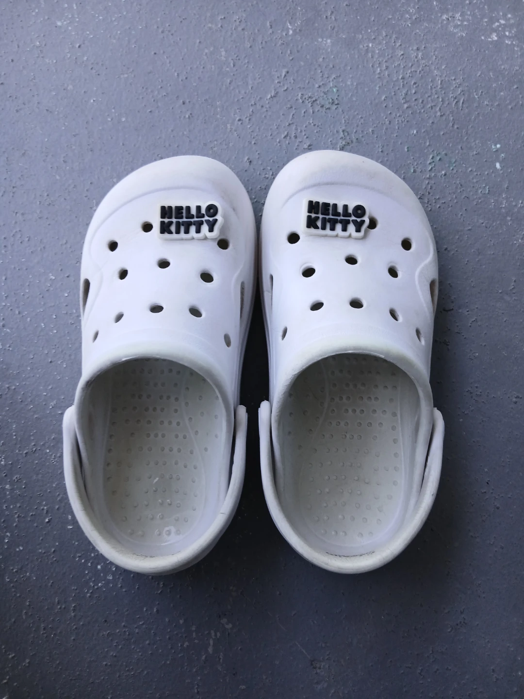 White Hello Kitty Crocs - photo 2