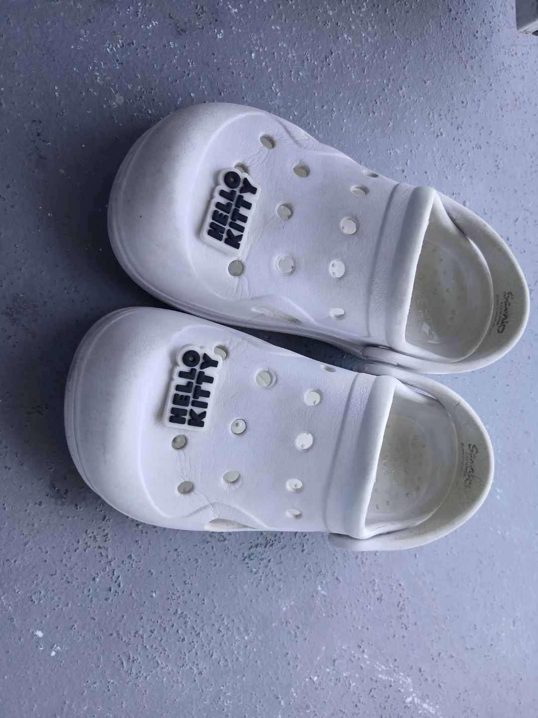 White Hello Kitty Crocs - photo 3