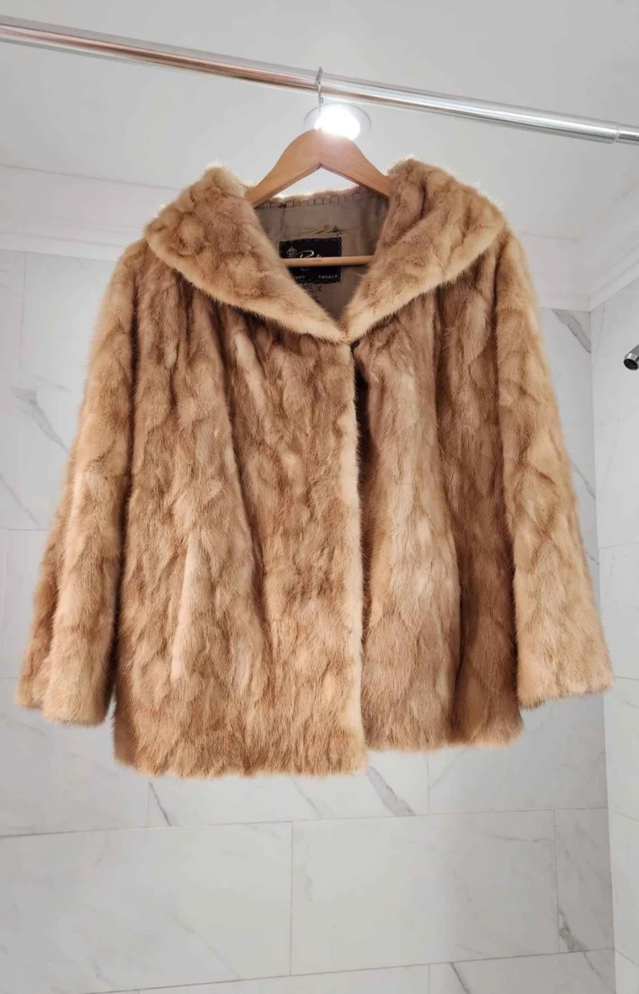 Women's Fur Coat - photo 2