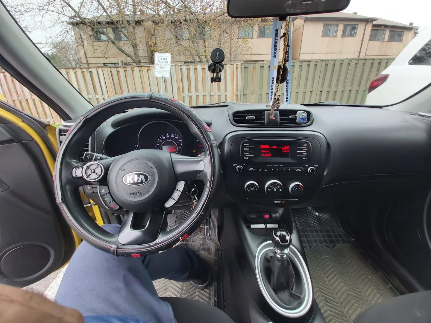 Yellow Kia Soul-2014 -Manual - photo 5