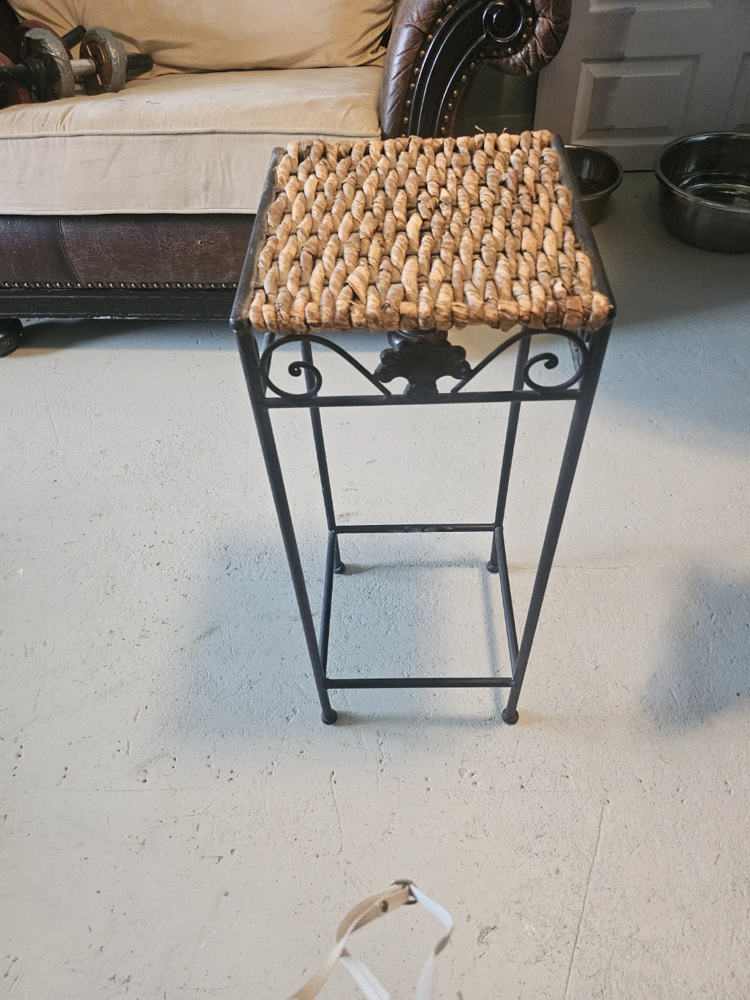 Woven Top Plant Stand - photo 2
