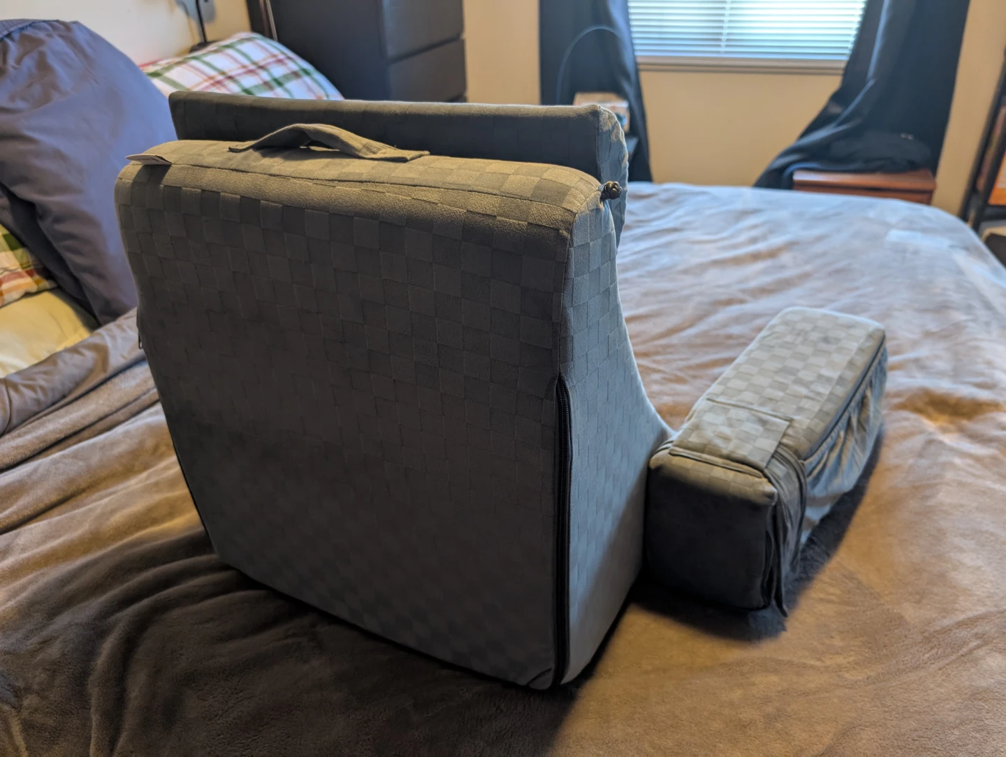Reading Pillow - photo 3