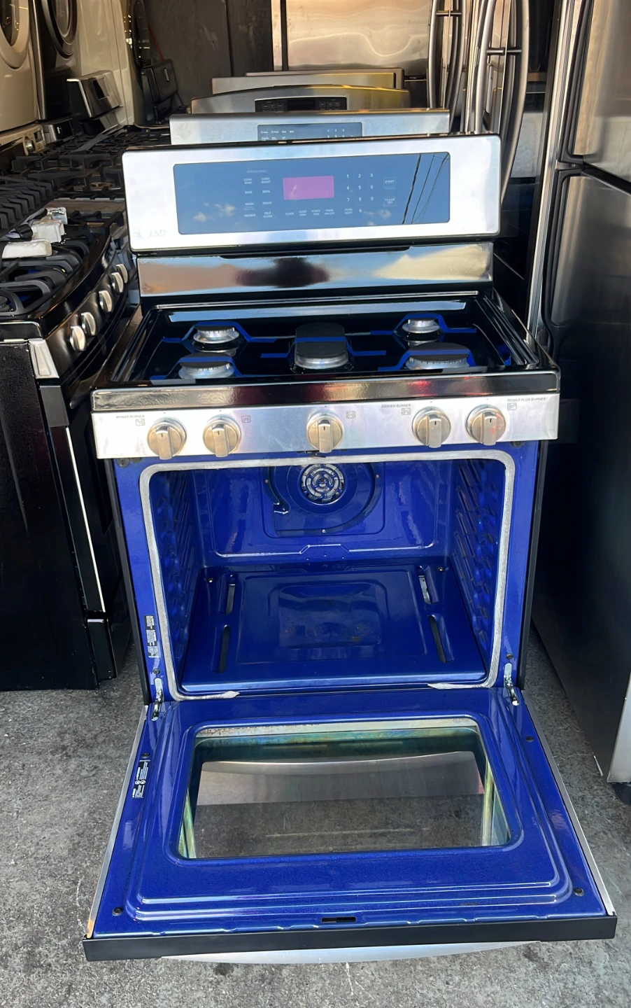 LG Gas Range Oven - photo 3