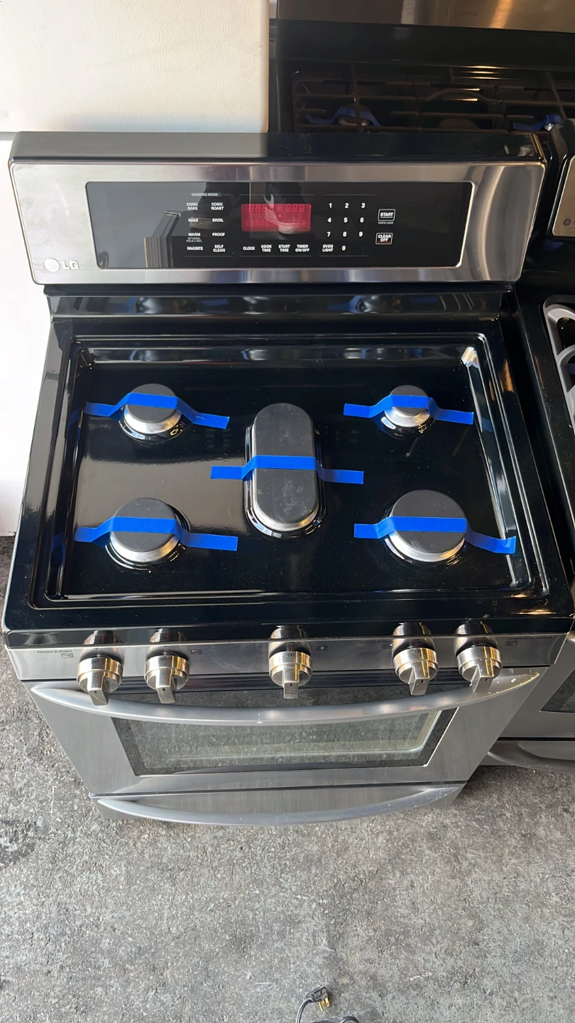 LG Gas Range Oven - photo 4