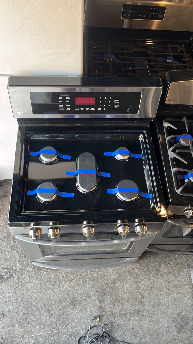 LG Gas Range Oven - photo 5