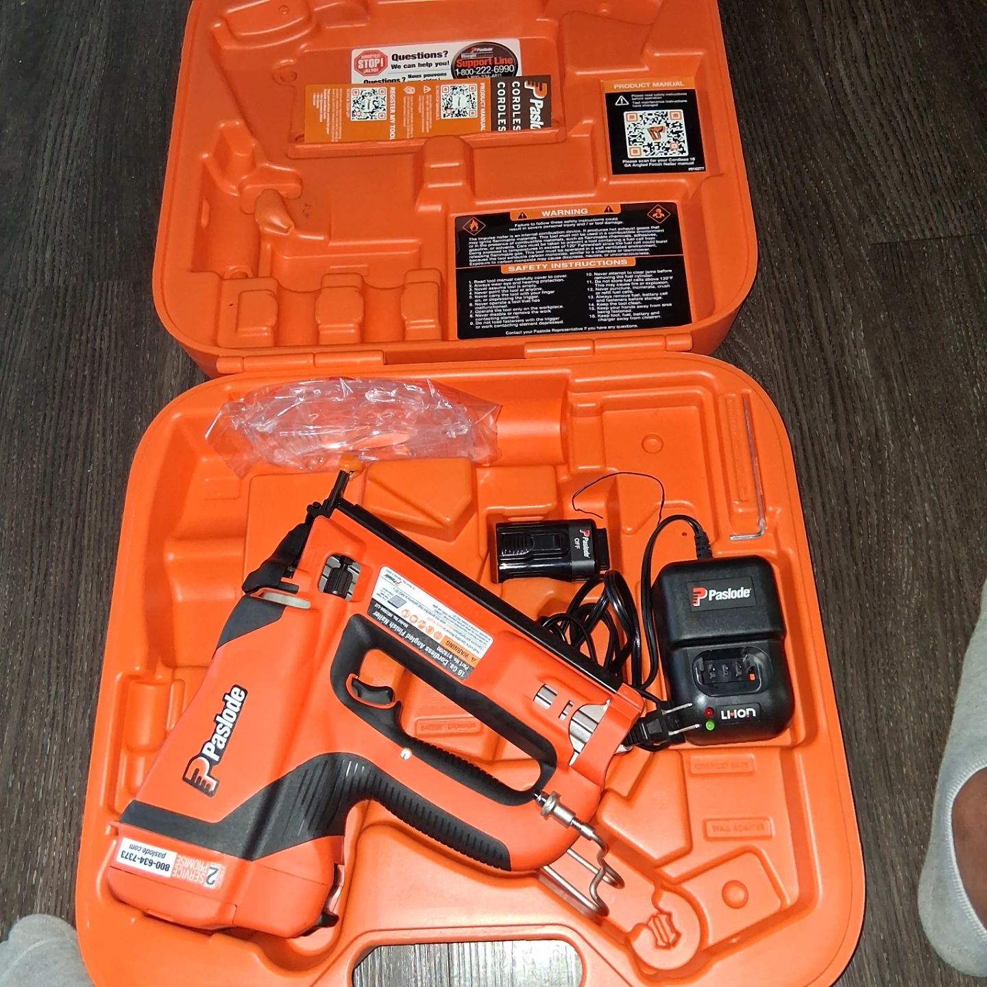 Paslode Cordless 16 GA Angled Finish Nailer with Case - photo 3