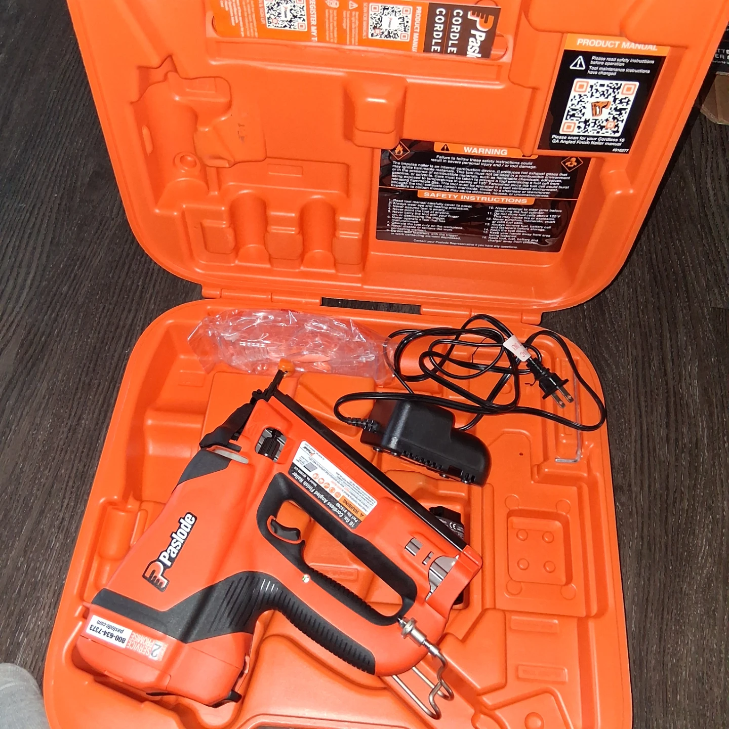 Paslode Cordless 16 GA Angled Finish Nailer with Case - photo 4