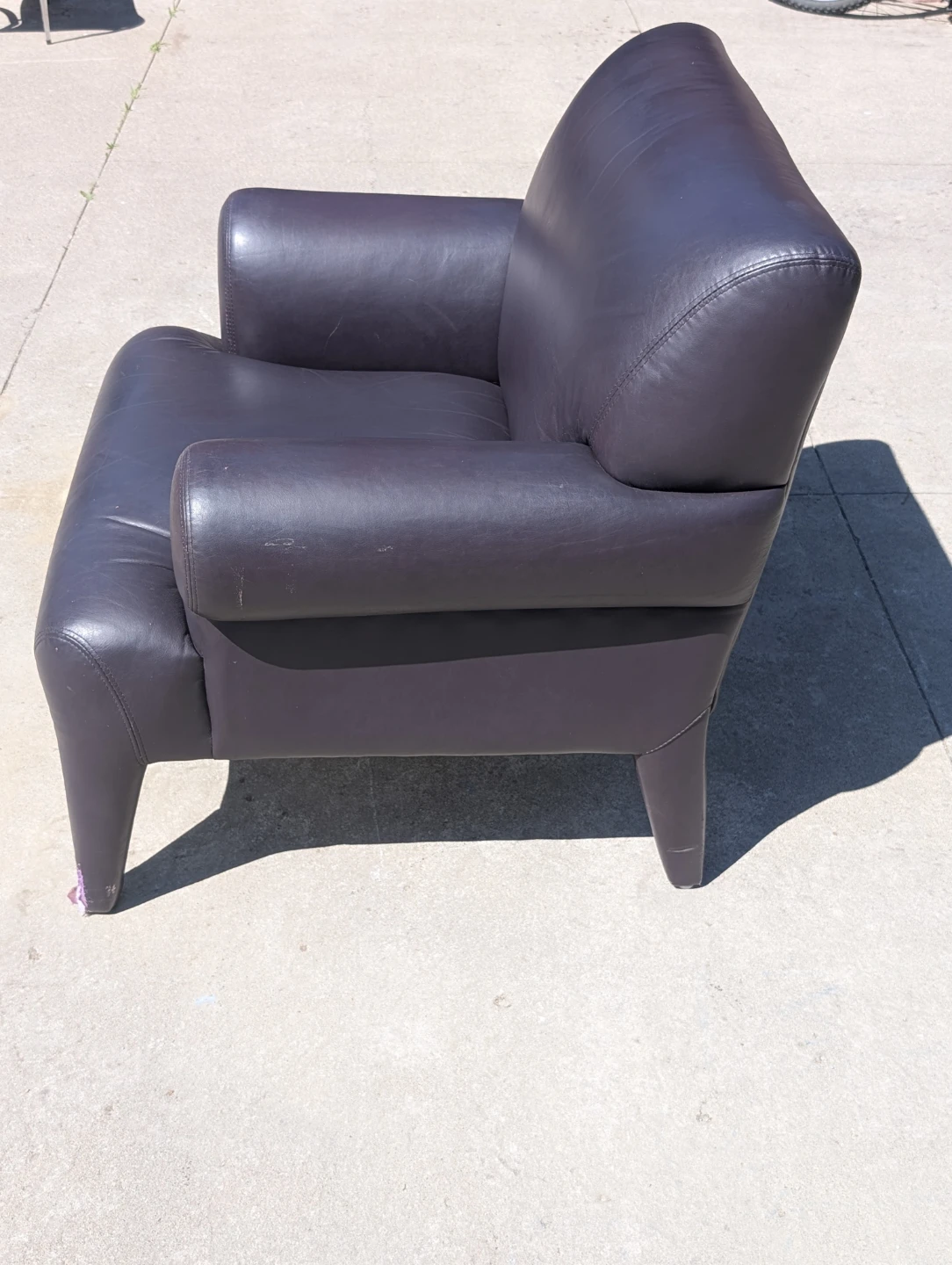Dark Purple Leather Armchair - photo 4