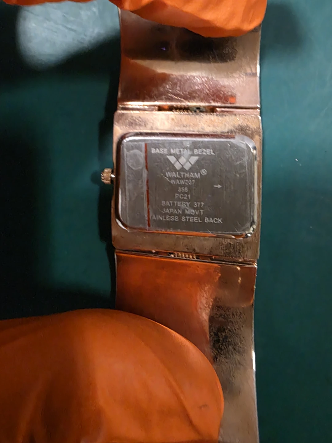 Vintage Waltham Women's Quartz Watch – Crystal Bezel - photo 4