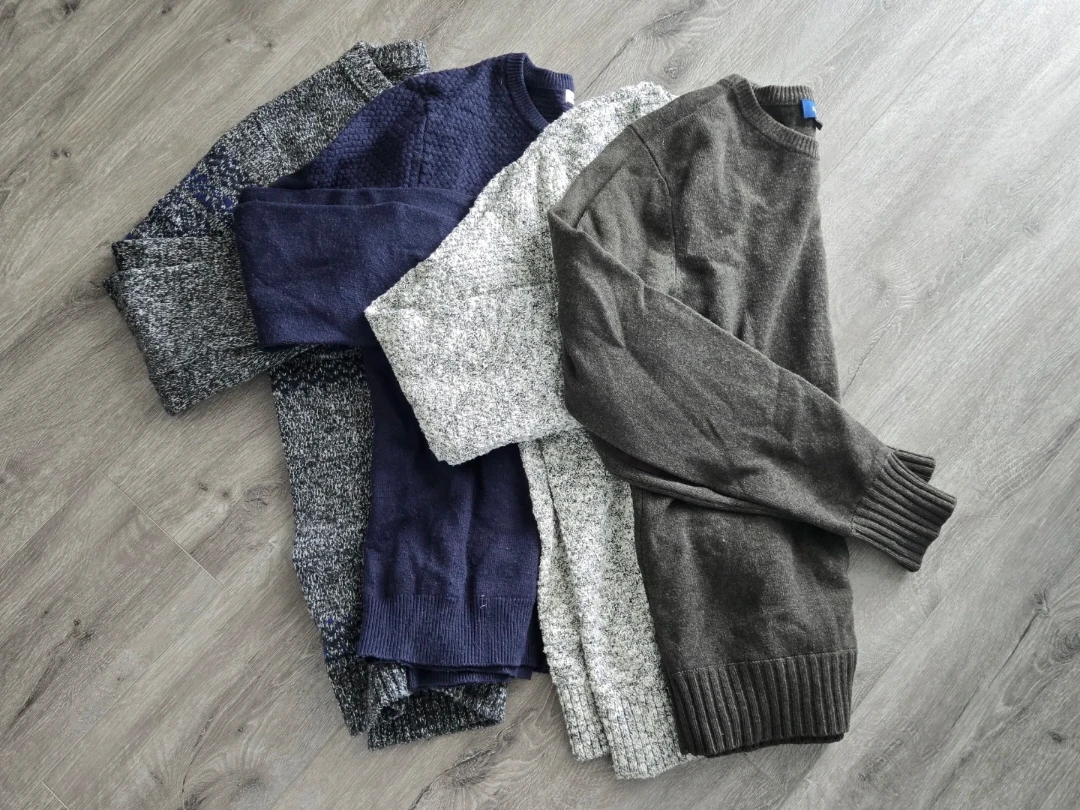 Men's Medium Brand Sweater Bundle – 4 Sweaters for $20 - photo 2