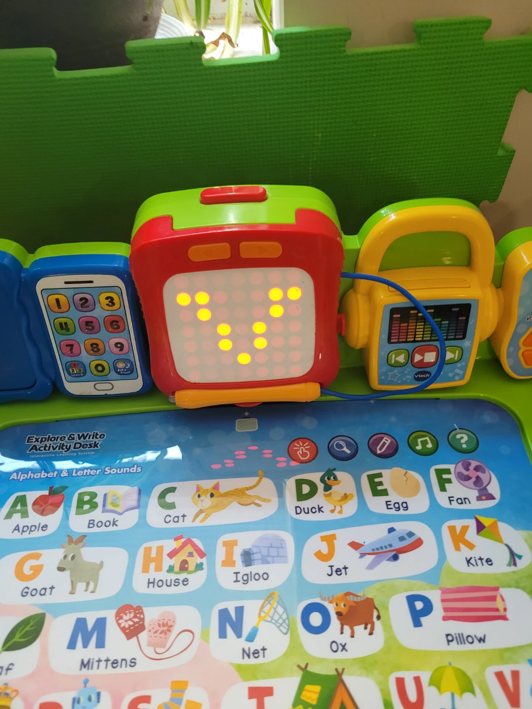 VTech Explore & Write Activity Desk - photo 3