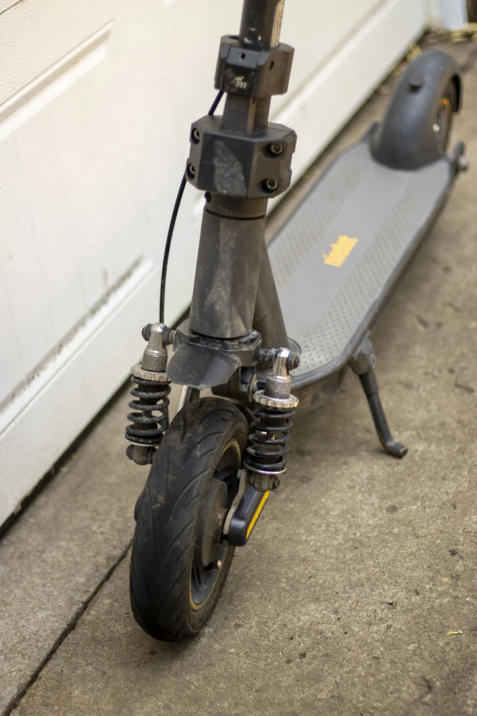 Segway Ninebot G30P eScooter w/ front suspension - photo 5