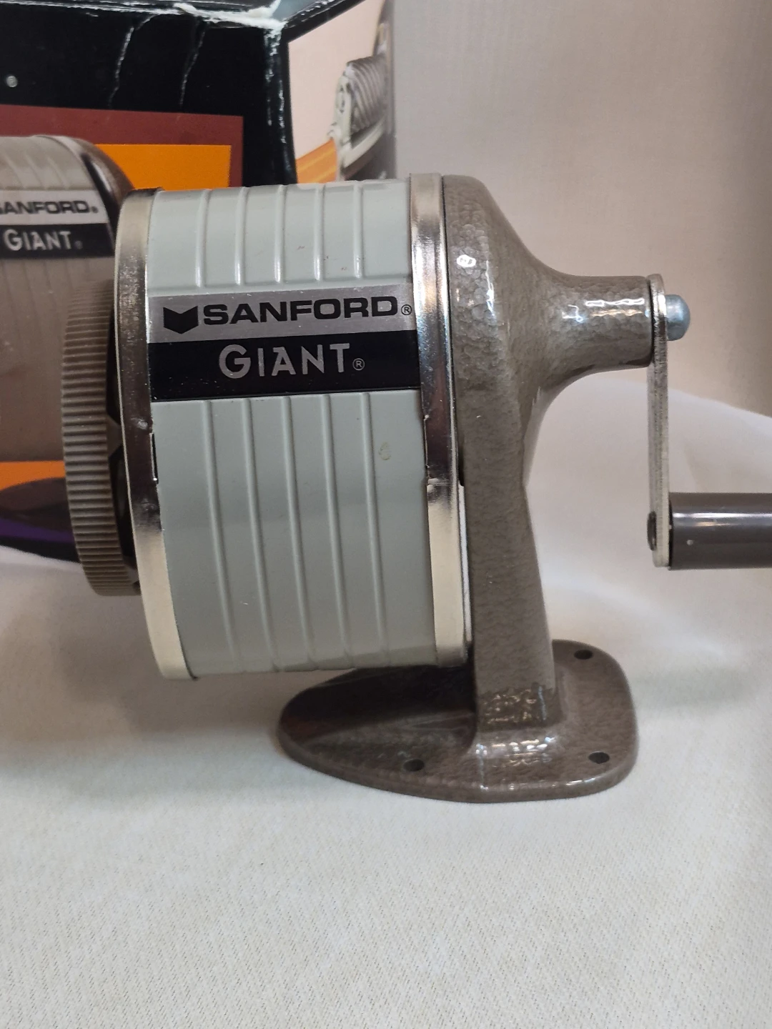 Vintage SANFORD GIANT Pencil Sharpener Wall/Desk Mount - photo 3