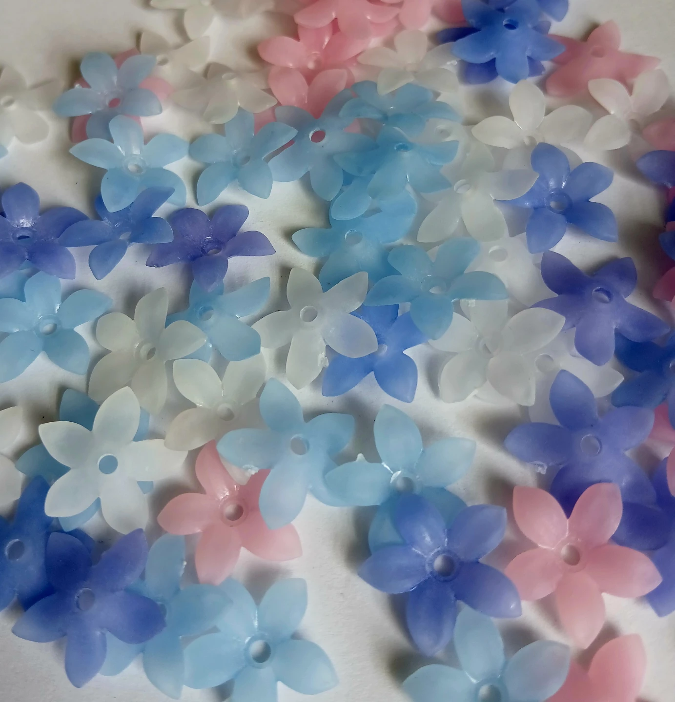Lot of 30 frosted Flower Beads for Crafting - photo 4