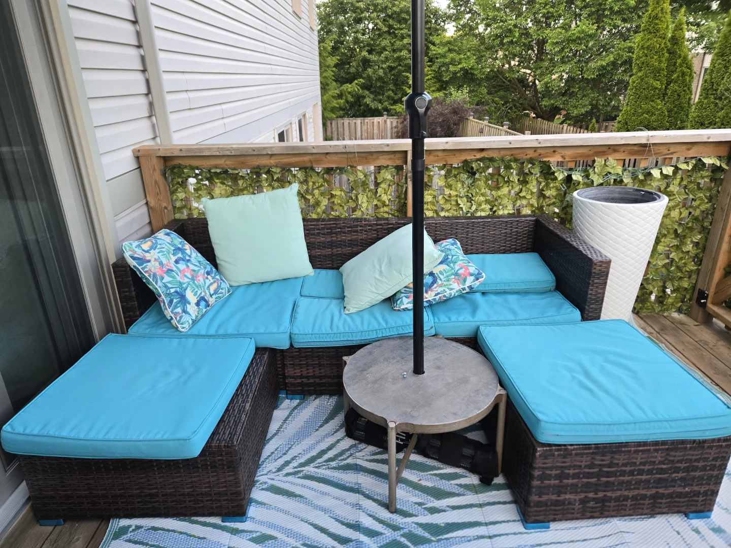 Patio Sectional Sofa + Cushions + Umbrella - photo 3