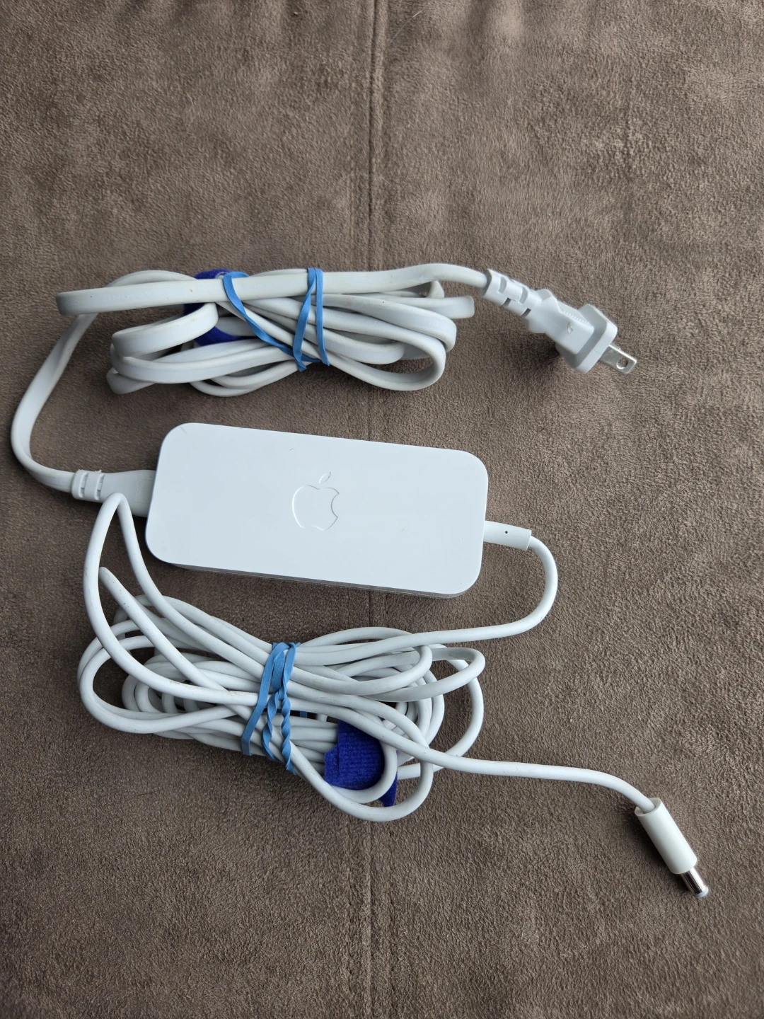 Genuine Apple A1202 Charger 12V 1.8A AC Adapter  22W