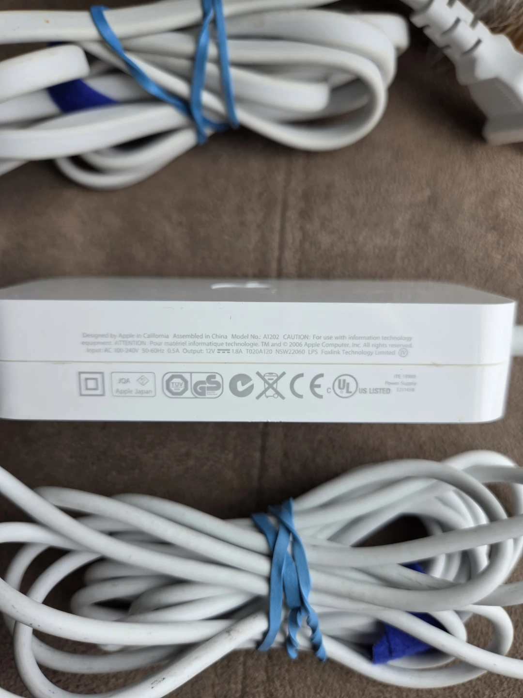 Genuine Apple A1202 Charger 12V 1.8A AC Adapter  22W - photo 5