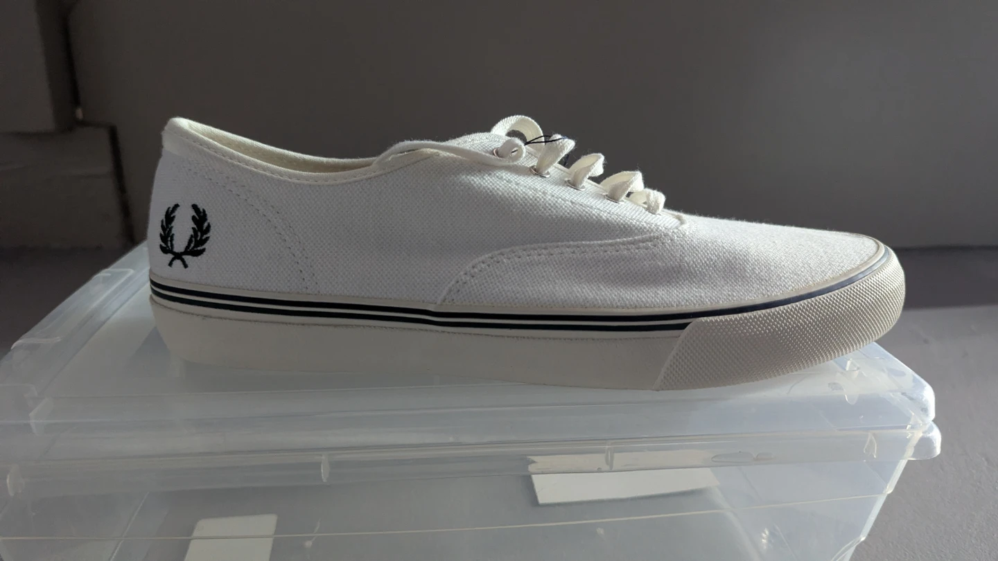 Fred Perry B4251 Clarence Sneakers - White