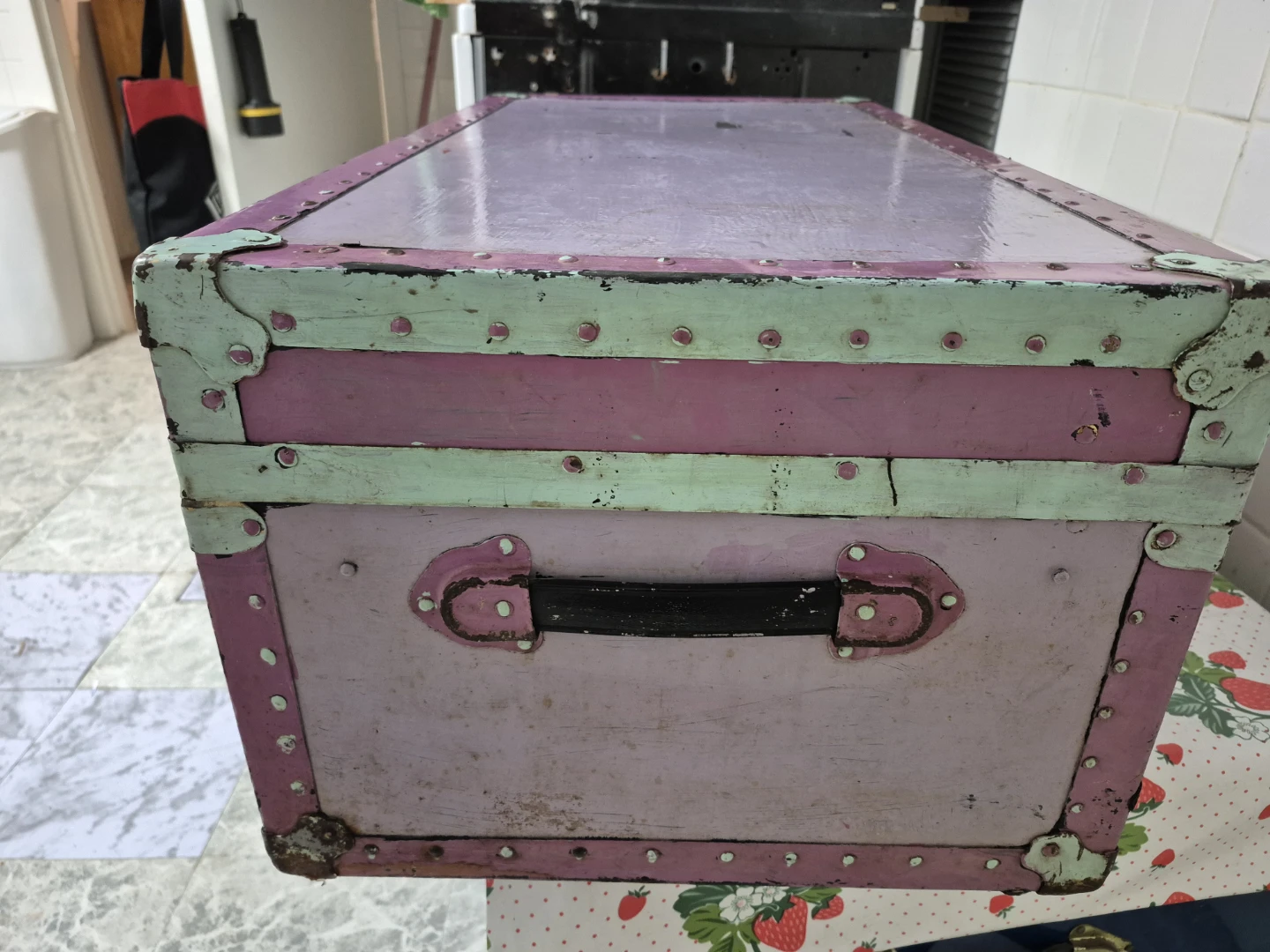 Vintage Storage Trunk, pink and green - photo 3