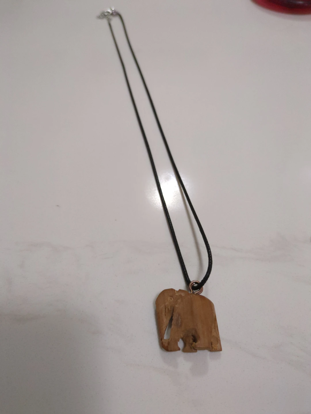 ⚽ Carved  sandalwood  elephant pendant necklace - photo 2