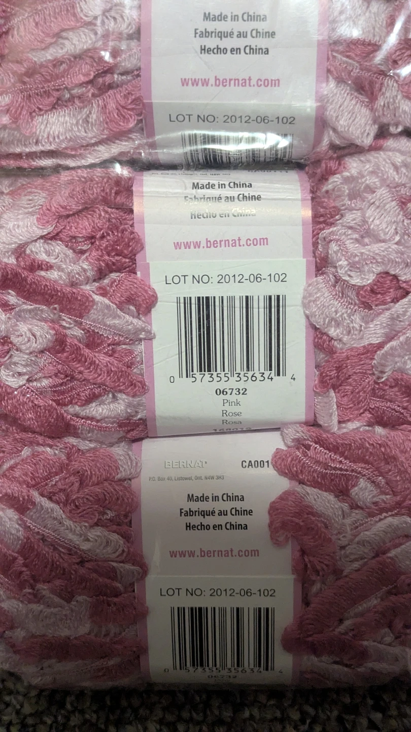 Bernat Ruffelina Yarn - Pink - photo 4