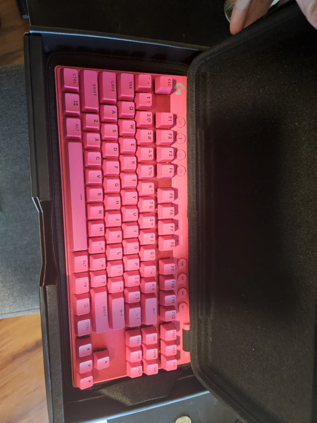 Logitech G Pro X TKL LIGHTSPEED Wireless Gaming Keyboard – Pink - photo 2