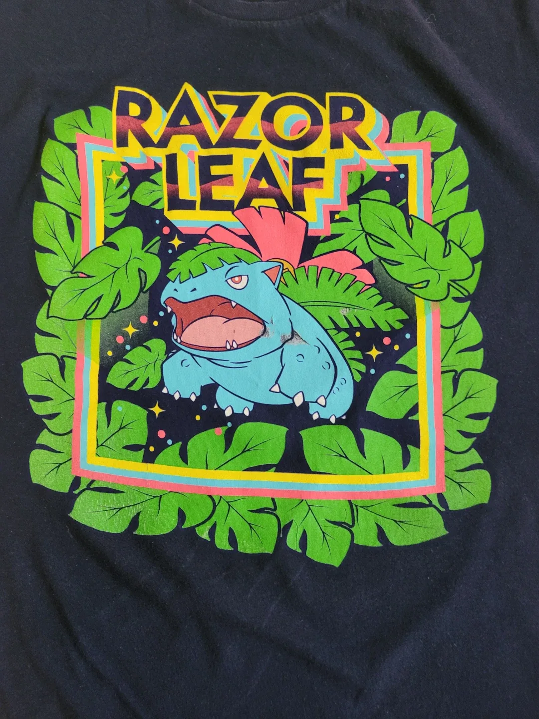 Pokémon Center "Razor Leaf" T-Shirt - photo 2
