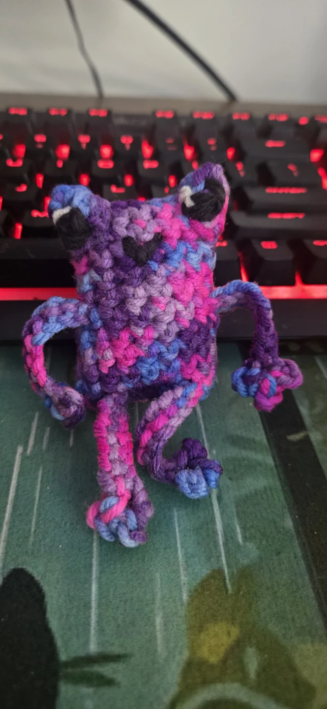 Handmade Crochet leggy frogs - photo 2