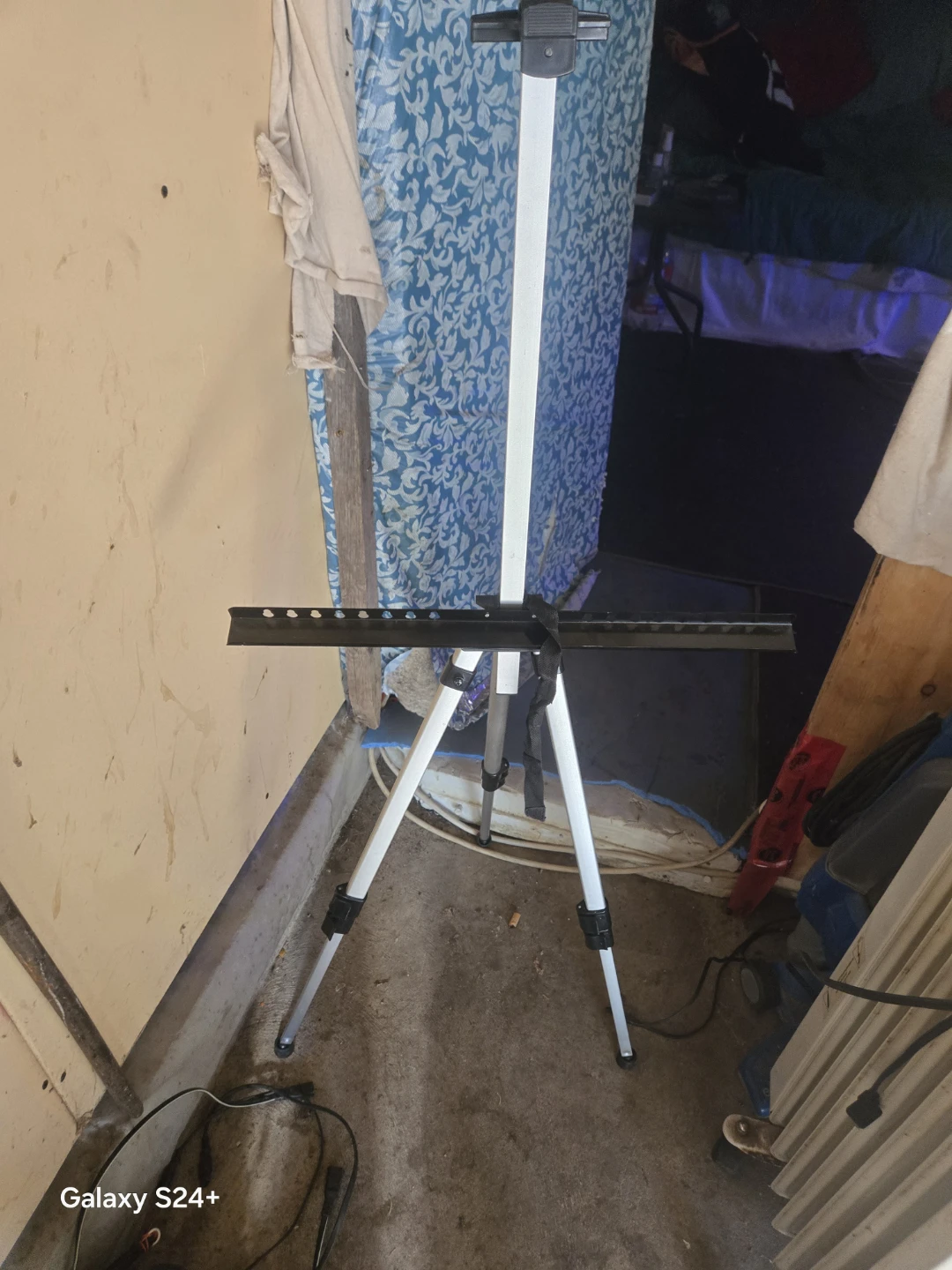 Adjustable Tripod Easel