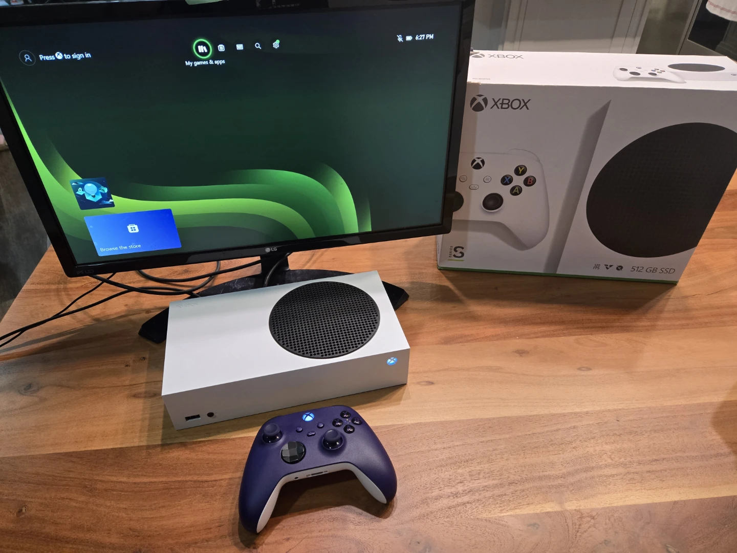 XBOX Series S console. CLEAN. With box, controller, cables.