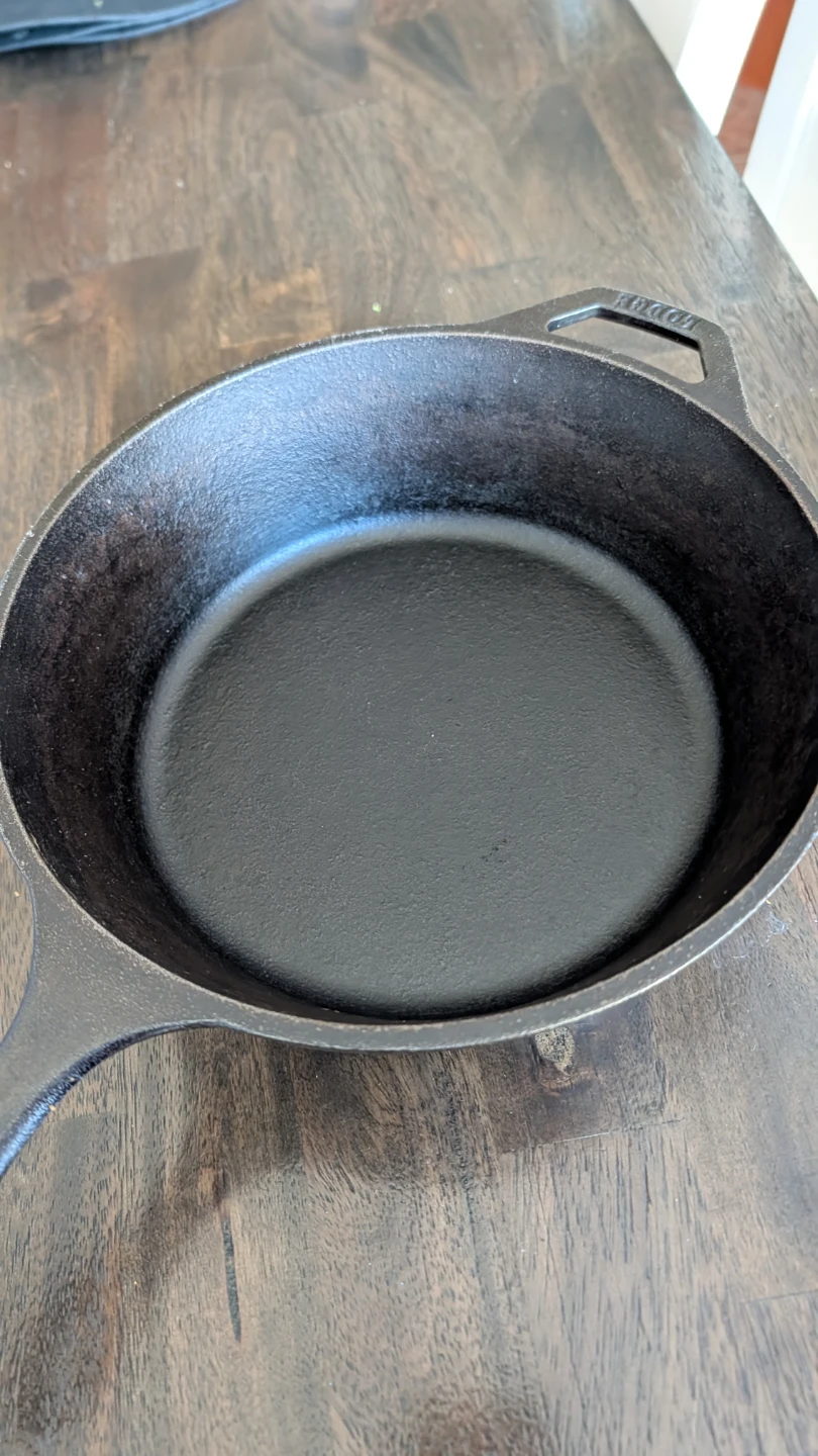 Lodge cast iron skillet
