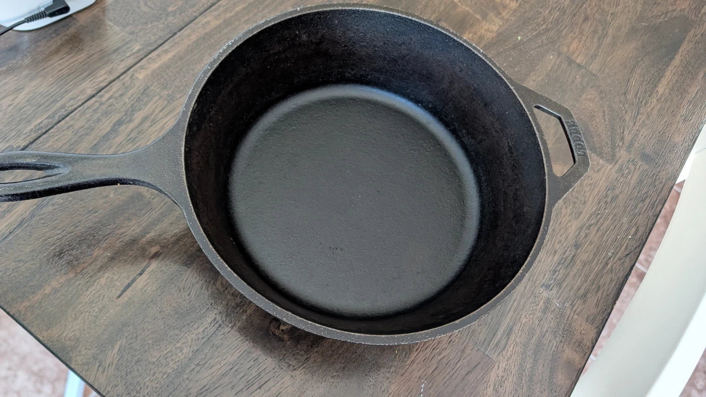 Lodge cast iron skillet - photo 2