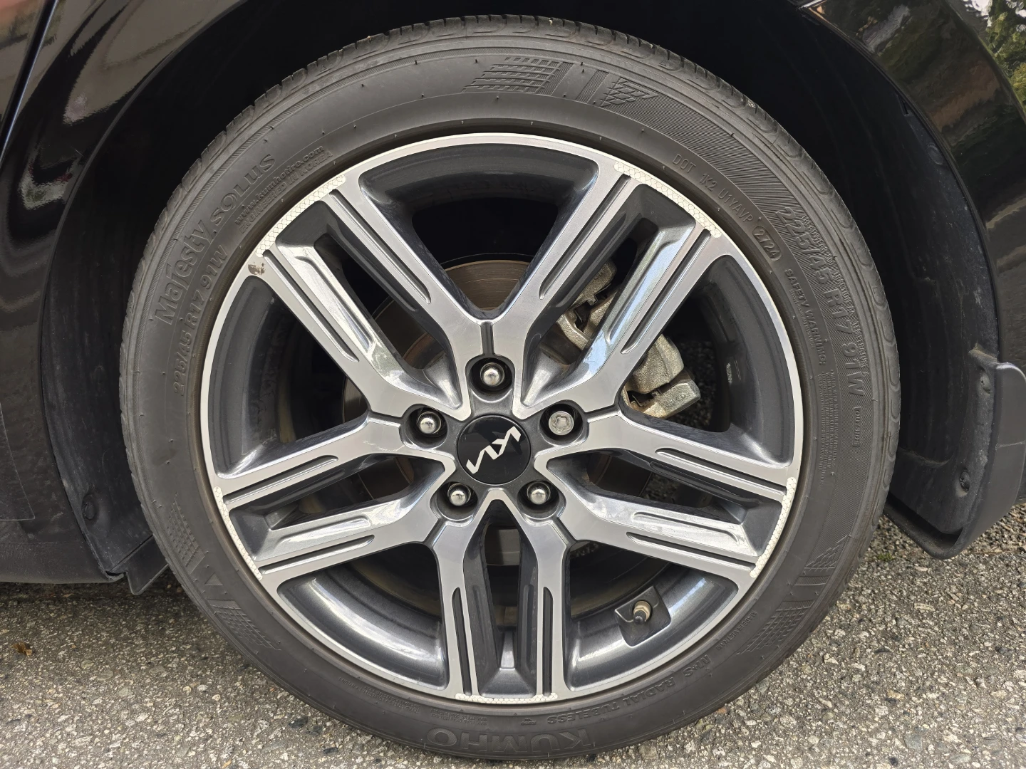 Kumho 225/45 R17 91W Tire