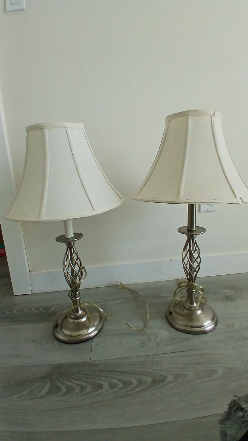 Table lamp