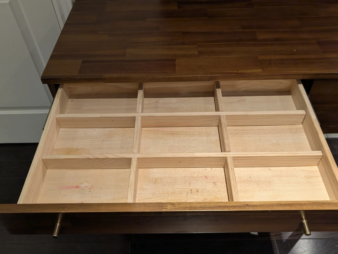Dakota Wood 3 Drawer Vanity - photo 5