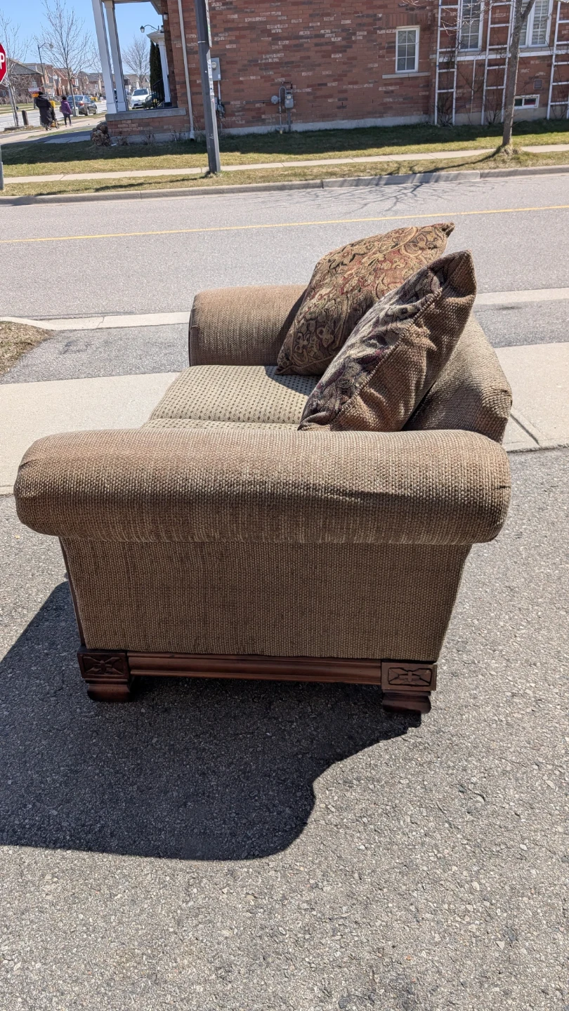 Sofa, loveseat and Wooden End Table. - photo 3