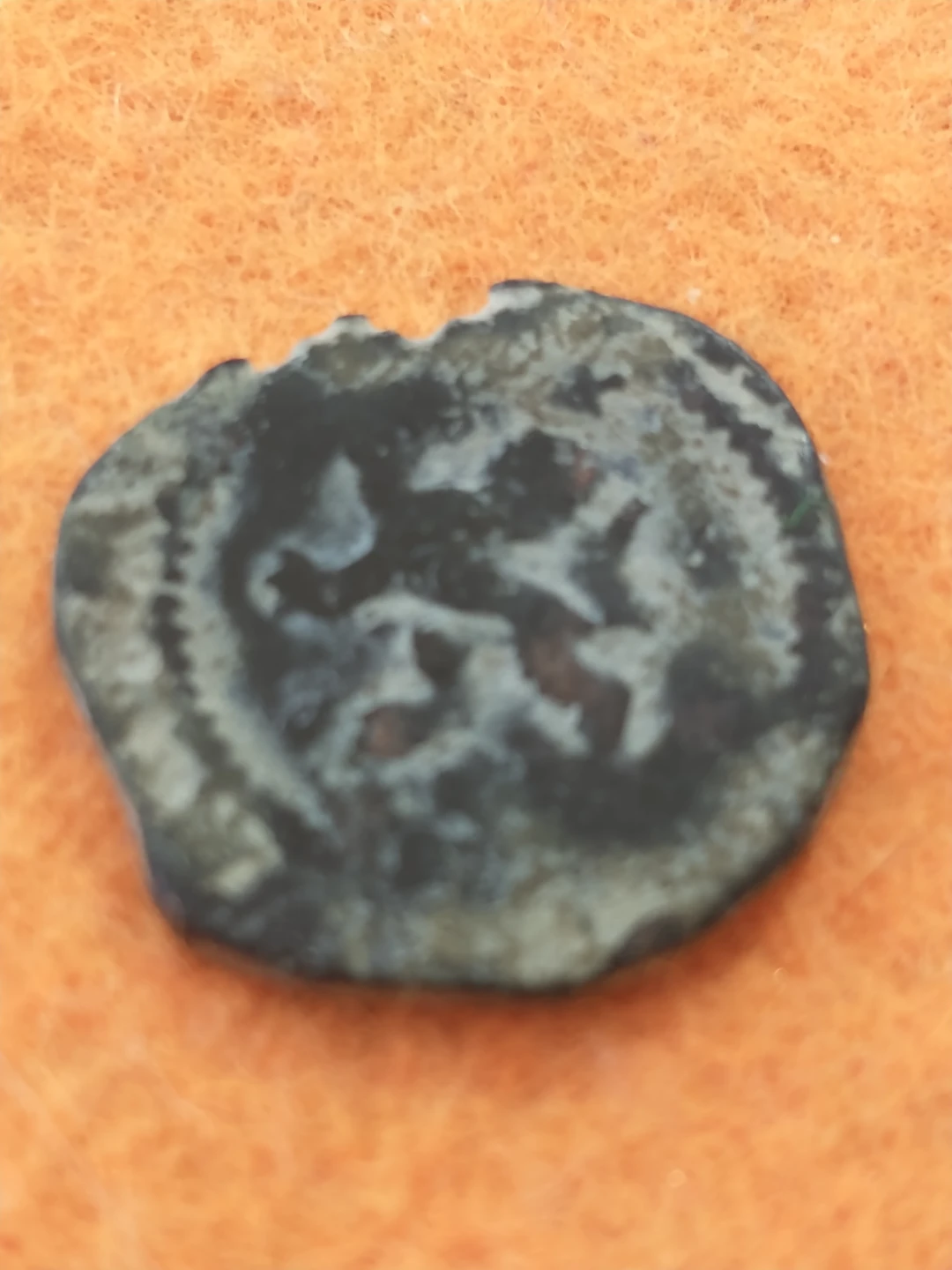 Lovely C. 1500s-1600s Spanish medieval coin castle/lion - photo 4