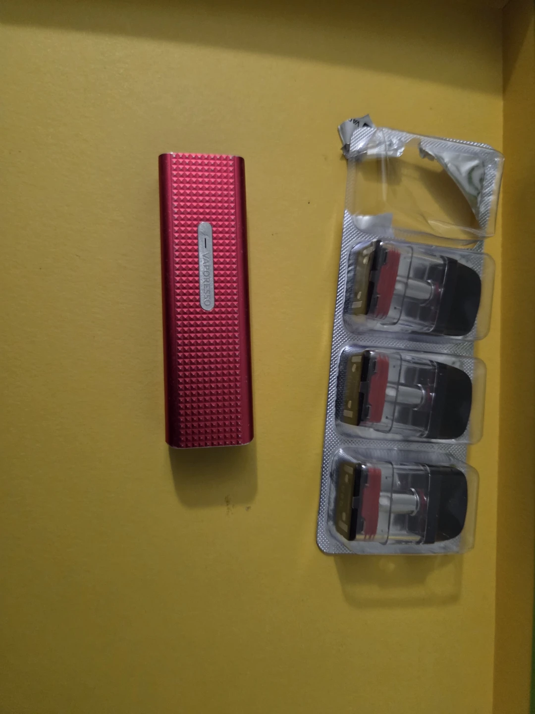 Vaporesso Device with 3 Replacement Pods