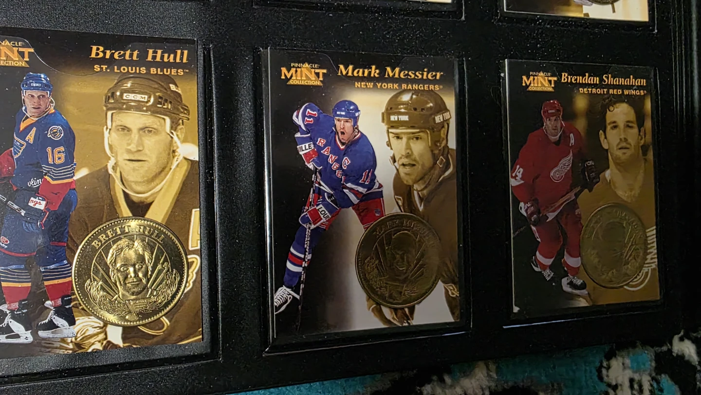 Pinnacle Mint Collection NHL Coins in a Card Set - photo 3
